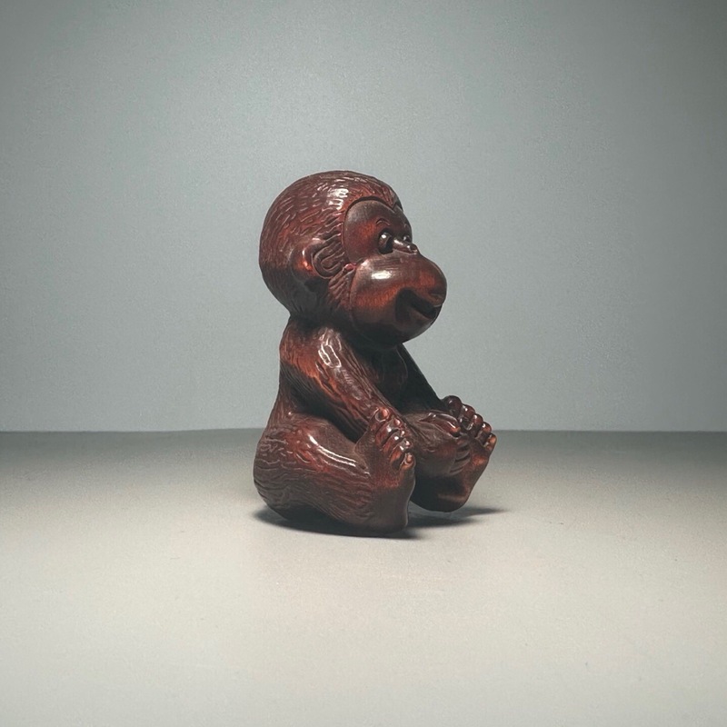 Boxwood carved monkey figurine - đánh giá và giá Phone Accessories Market