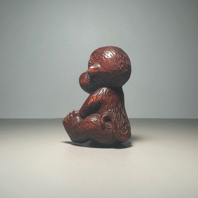 Boxwood carved monkey figurine - đánh giá và giá Phone Accessories Market